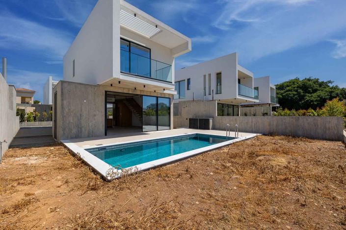 Image No.25-2 Bed House for sale