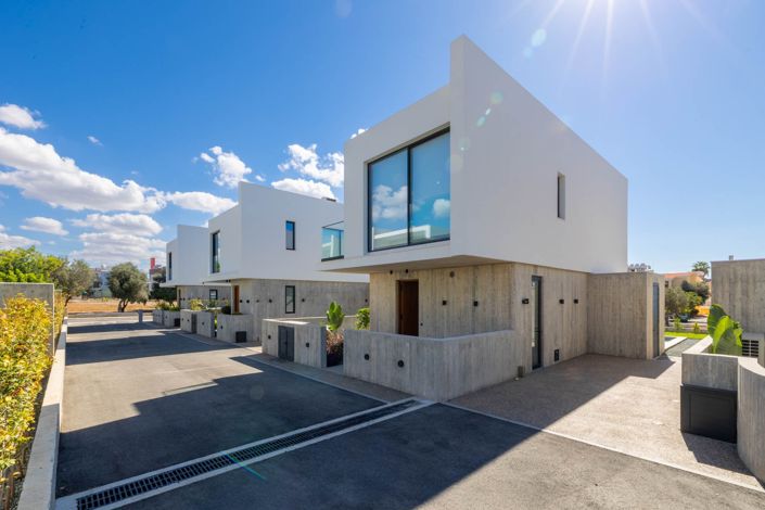 Image No.26-2 Bed House for sale