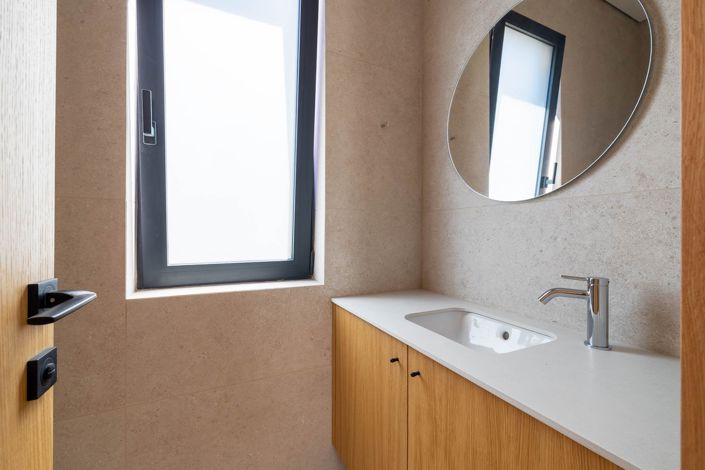 Image No.6-2 Bed House for sale