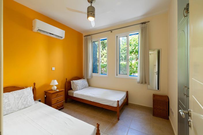 Image No.12-4 Bed House for sale