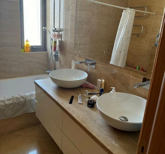 Image No.15-4 Bed House for sale