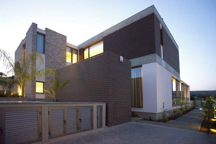 Image No.24-4 Bed House for sale