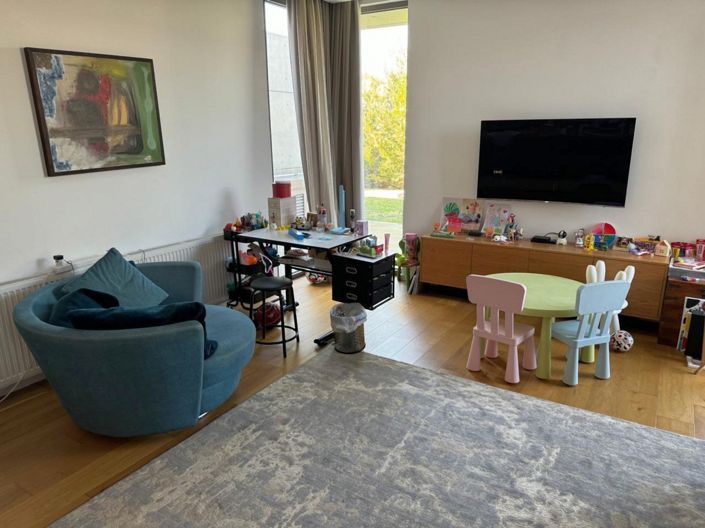 Image No.8-4 Bed House for sale