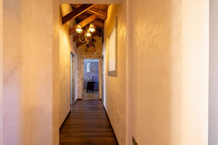 Image No.10-4 Bed House for sale