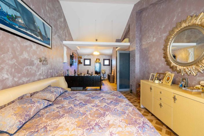 Image No.15-4 Bed House for sale