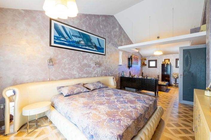 Image No.16-4 Bed House for sale