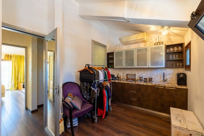 Image No.19-4 Bed House for sale