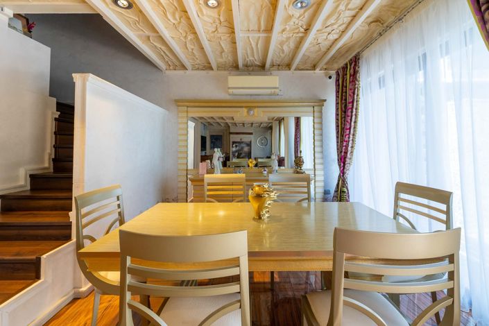 Image No.4-4 Bed House for sale