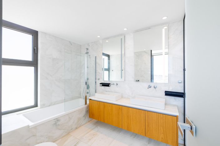 Image No.25-5 Bed House for sale