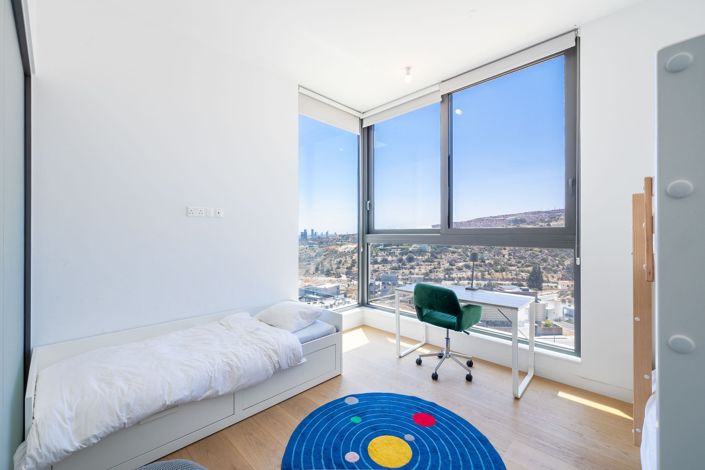 Image No.26-5 Bed House for sale