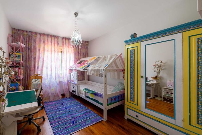 Image No.20-5 Bed House for sale