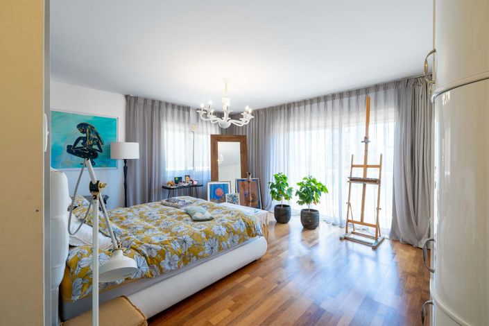 Image No.21-5 Bed House for sale