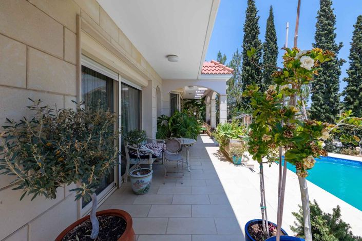 Image No.24-5 Bed House for sale