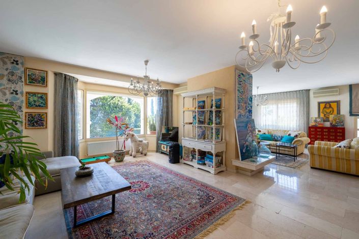 Image No.6-5 Bed House for sale