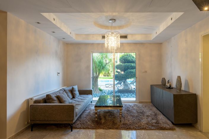 Image No.10-7 Bed Villa for sale