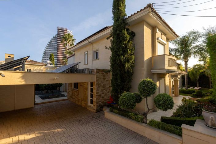 Image No.30-7 Bed Villa for sale