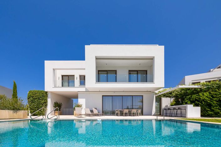 Image No.1-4 Bed House for sale