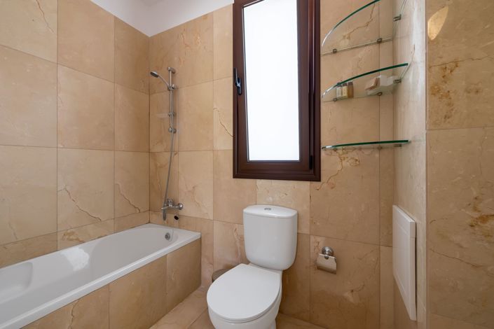 Image No.13-3 Bed House for sale