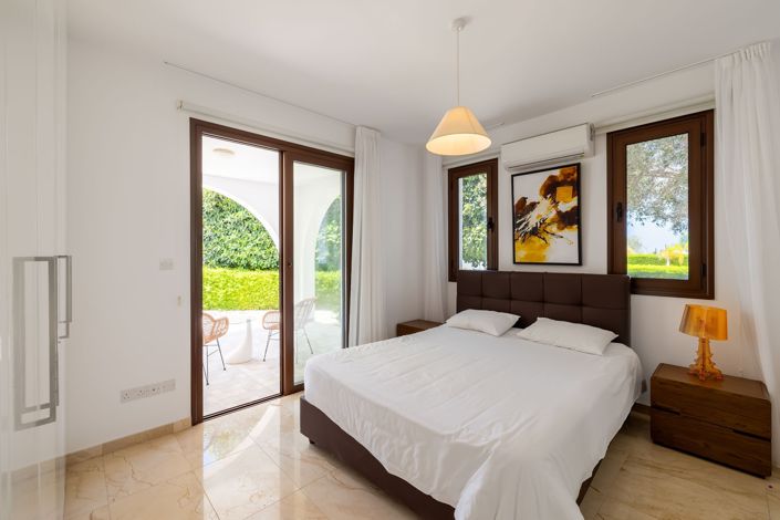 Image No.14-3 Bed House for sale