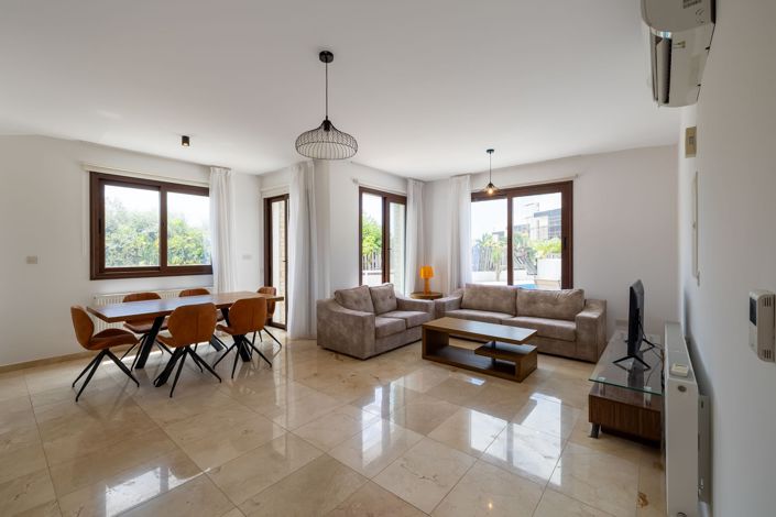 Image No.3-3 Bed House for sale