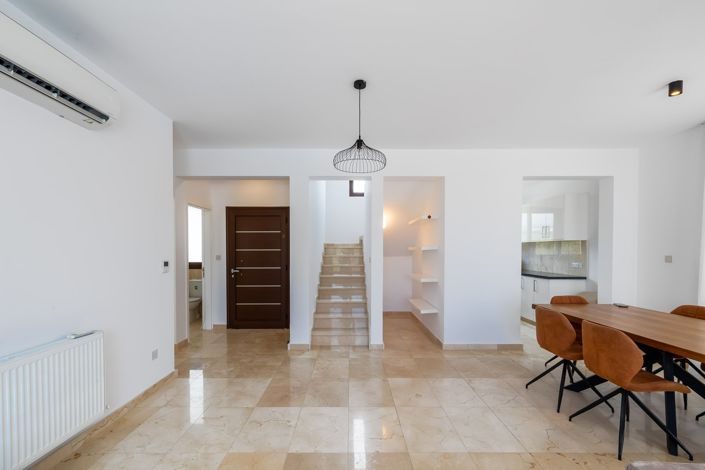 Image No.6-3 Bed House for sale