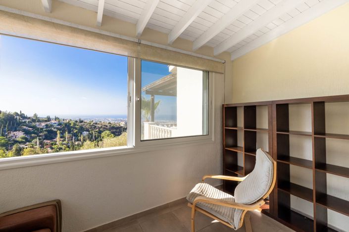 Image No.14-4 Bed House for sale