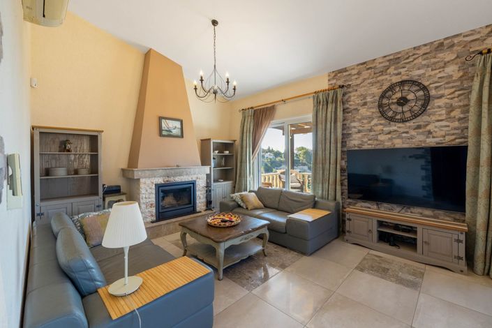 Image No.3-4 Bed House for sale