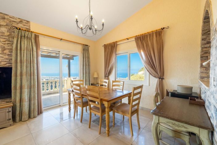 Image No.6-4 Bed House for sale