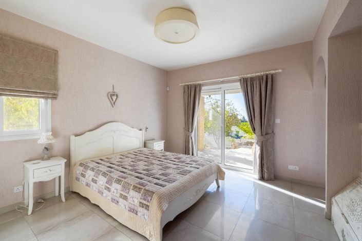 Image No.9-4 Bed House for sale