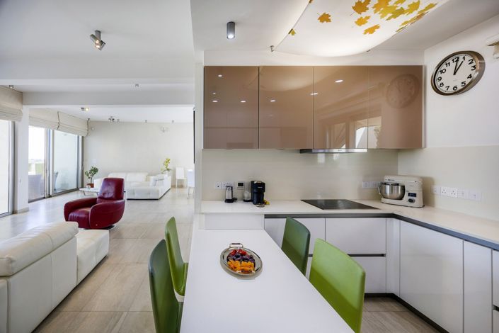 Image No.10-7 Bed House for sale