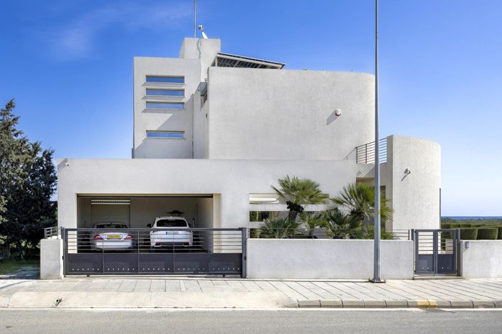 Image No.12-7 Bed House for sale