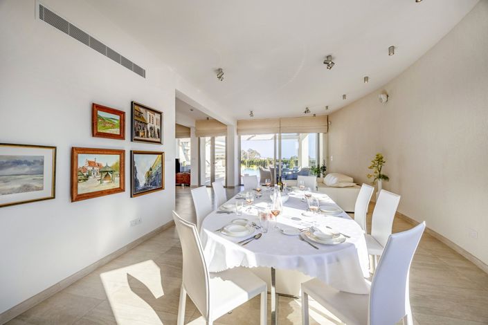 Image No.15-7 Bed House for sale