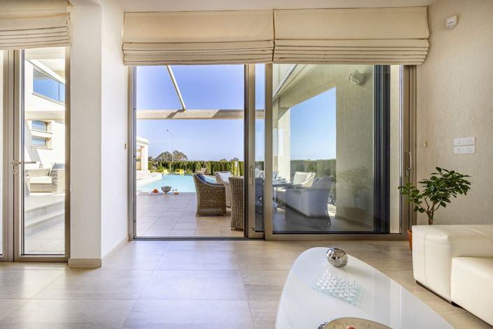 Image No.5-7 Bed House for sale