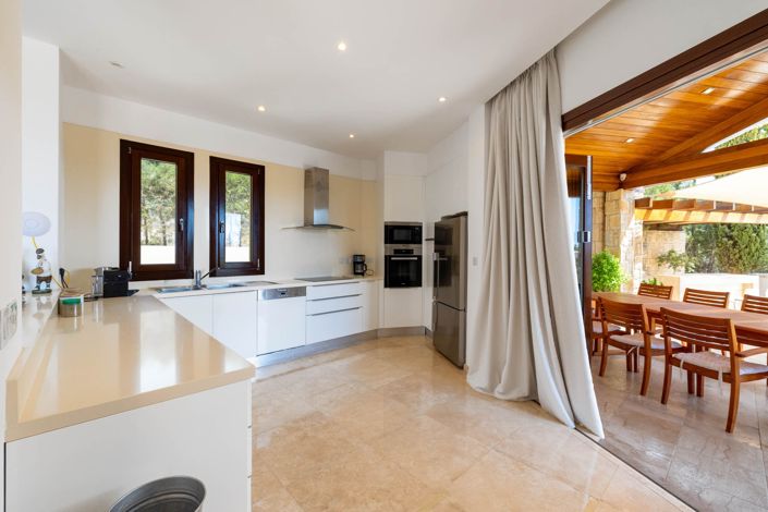 Image No.11-5 Bed House for sale