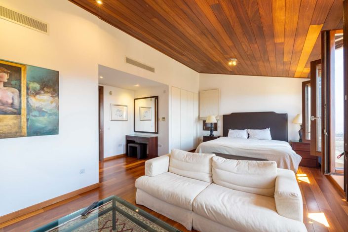 Image No.15-5 Bed House for sale