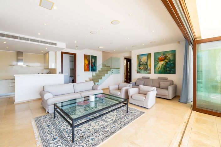 Image No.21-5 Bed House for sale