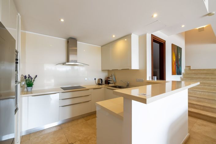 Image No.22-5 Bed House for sale