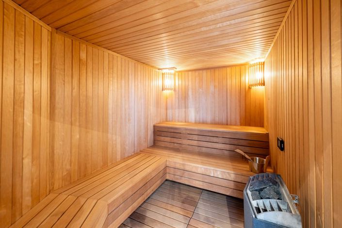 Image No.24-5 Bed House for sale