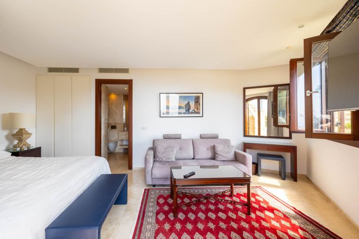 Image No.27-5 Bed House for sale