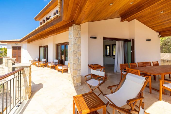 Image No.8-5 Bed House for sale