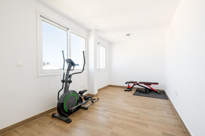 Image No.15-4 Bed Penthouse for sale