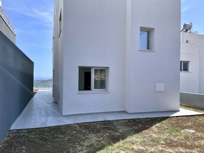 Image No.14-3 Bed House for sale