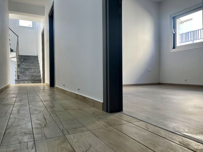 Image No.7-3 Bed House for sale