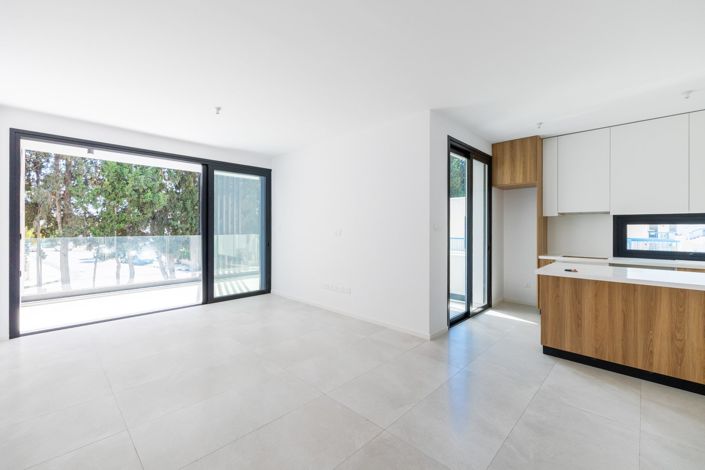 Image No.1-2 Bed Apartment for sale