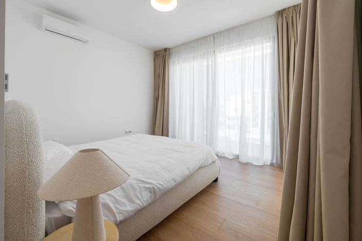 Image No.12-3 Bed House for sale