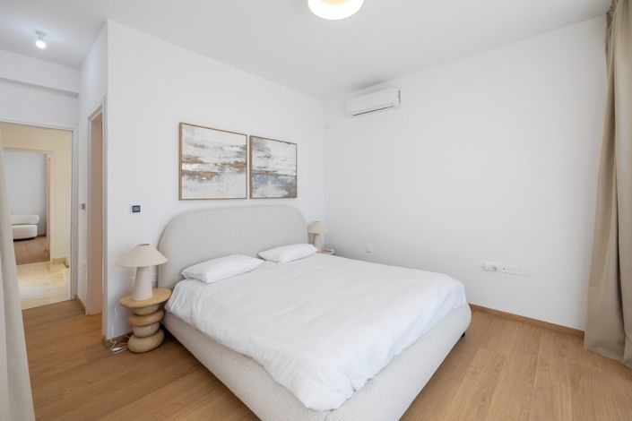 Image No.14-3 Bed House for sale