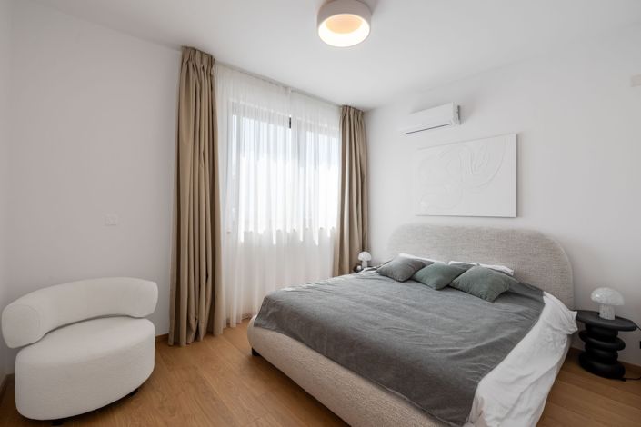 Image No.15-3 Bed House for sale