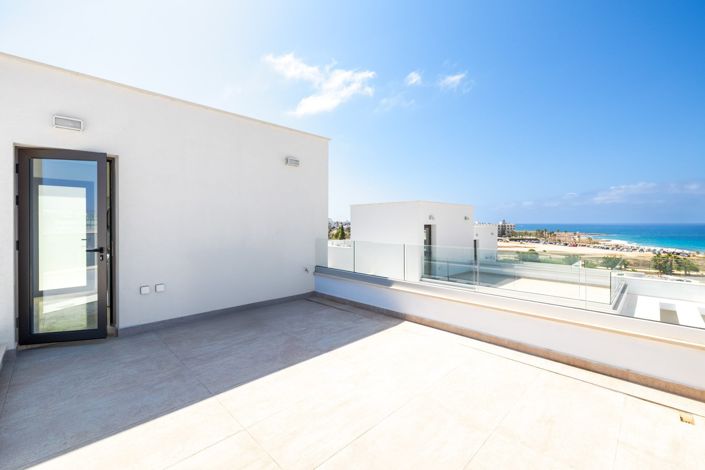 Image No.20-3 Bed House for sale