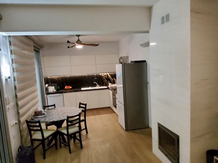 Image No.6-3 Bed House for sale