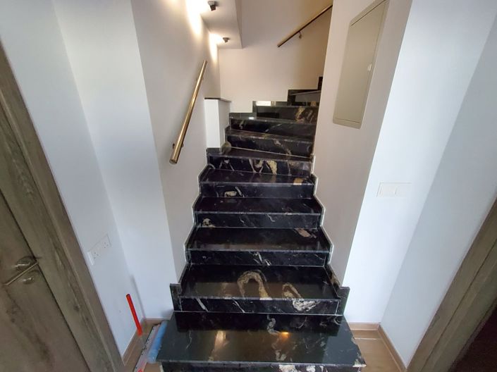 Image No.8-3 Bed House for sale